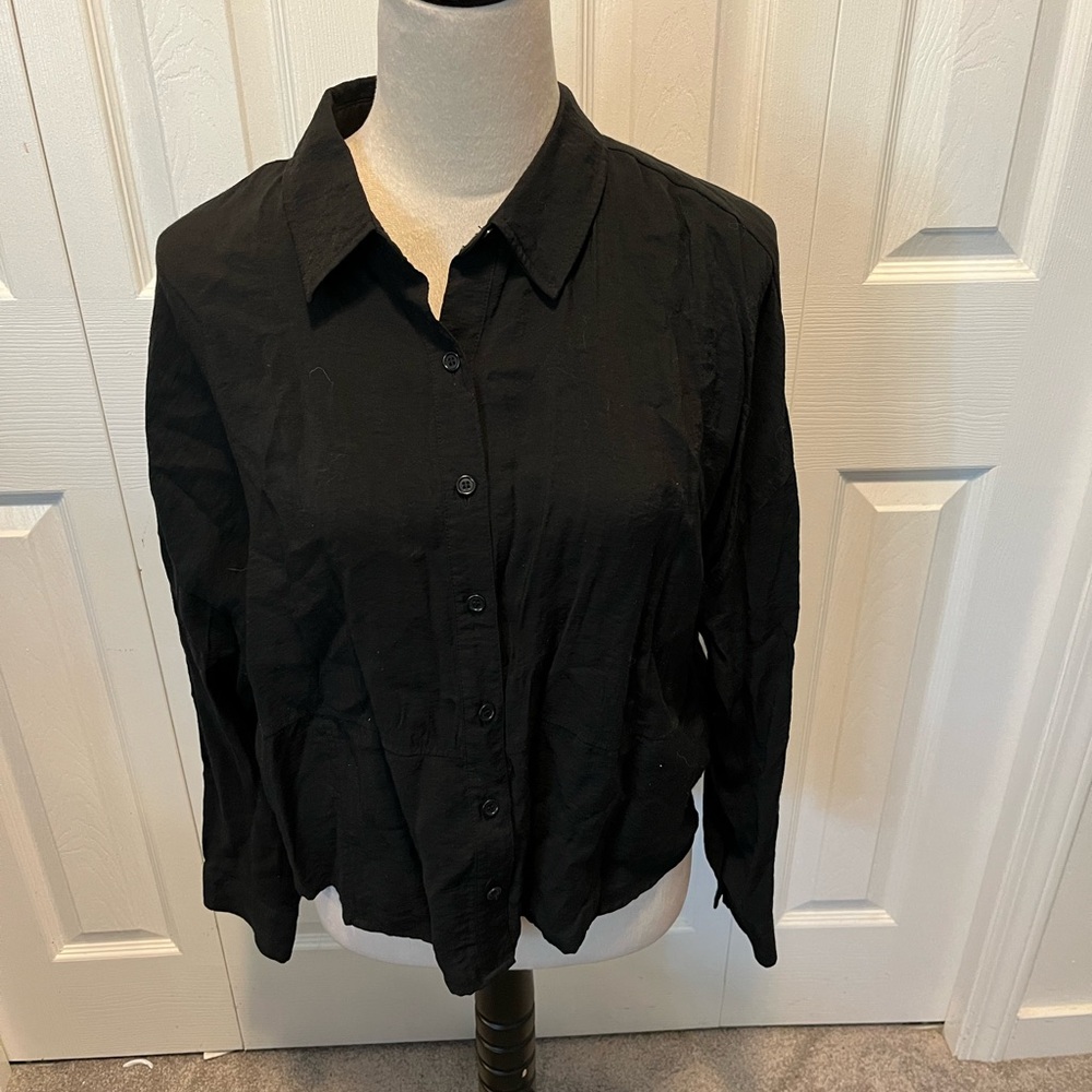 Leith size L Classic Black Women's Button-Up Top